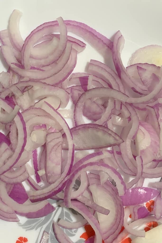 sliced-onion