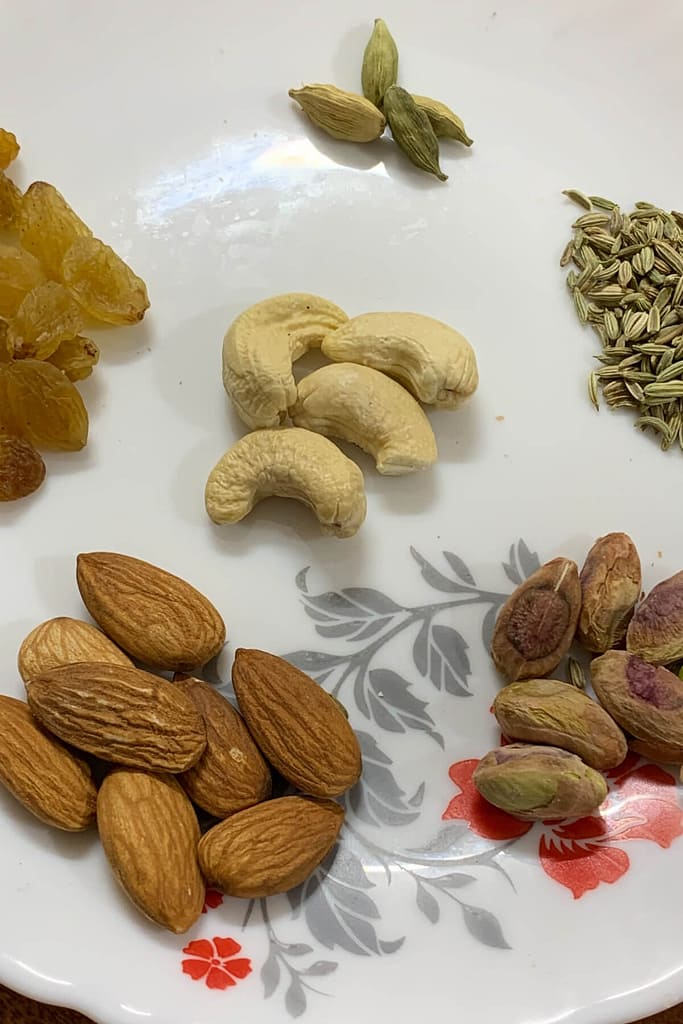 nuts-cardamom-fennel-seeds