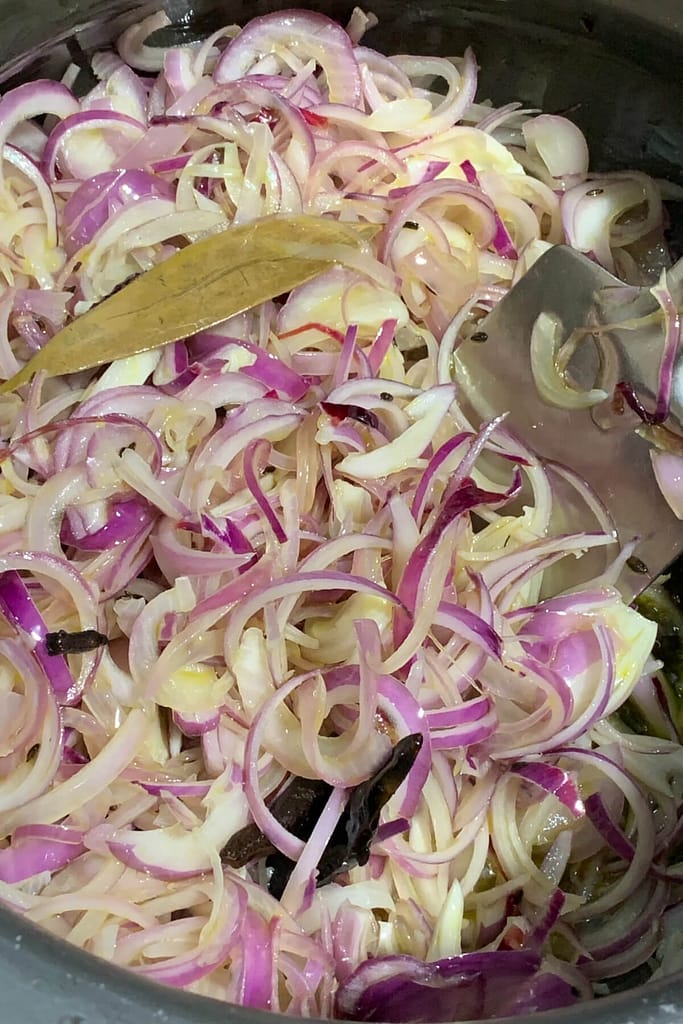 add-chopped-onion-in-pan-2