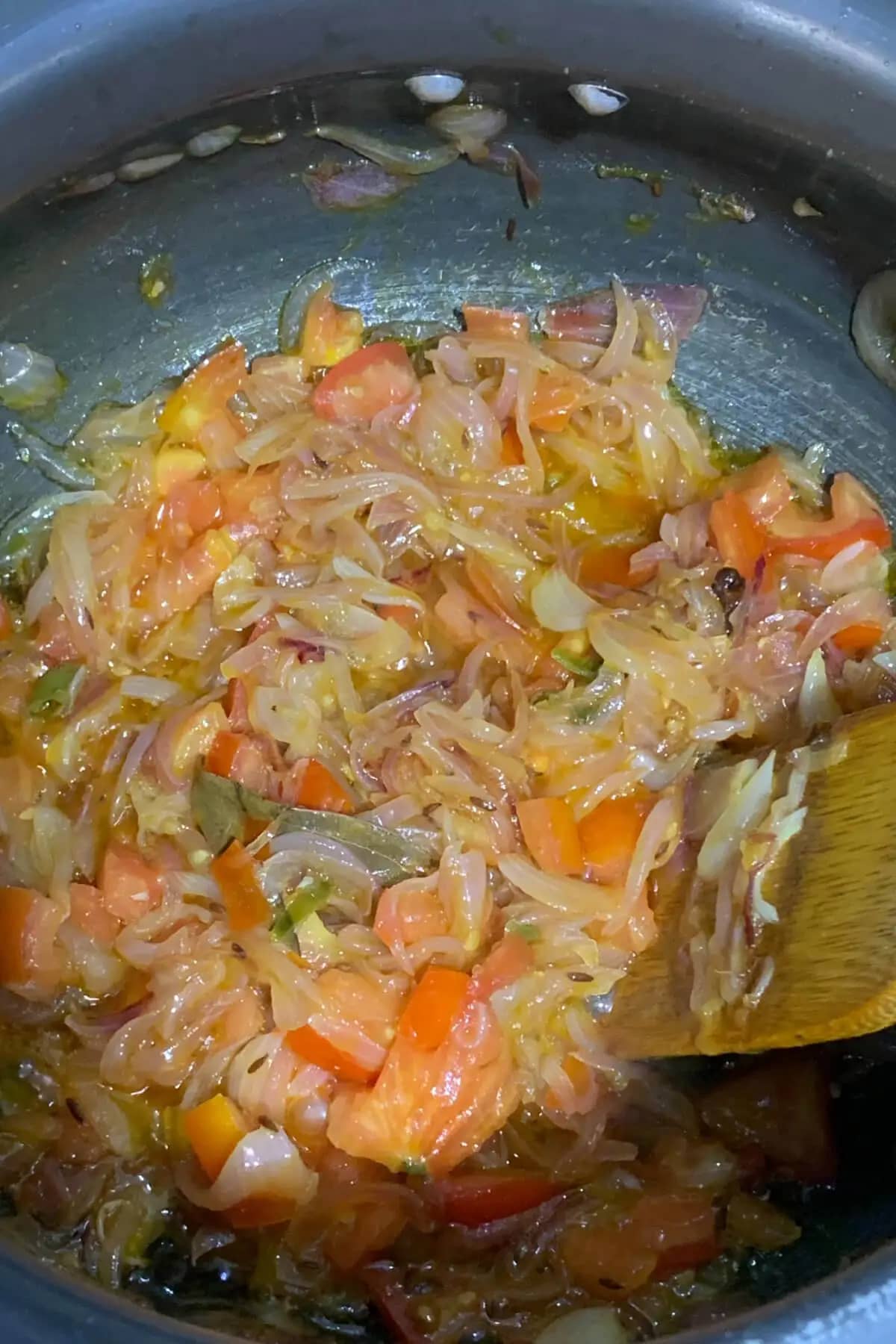 onion-tomatoes-fry